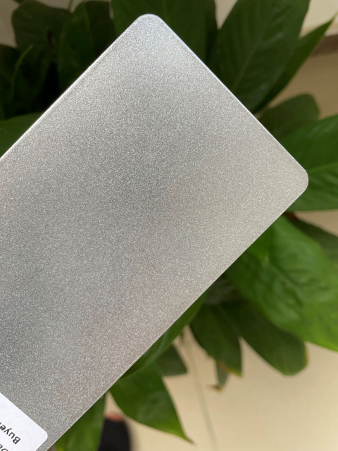 Recubrimiento en polvo con efecto metálico antimicrobiano antibacteriano gris plateado